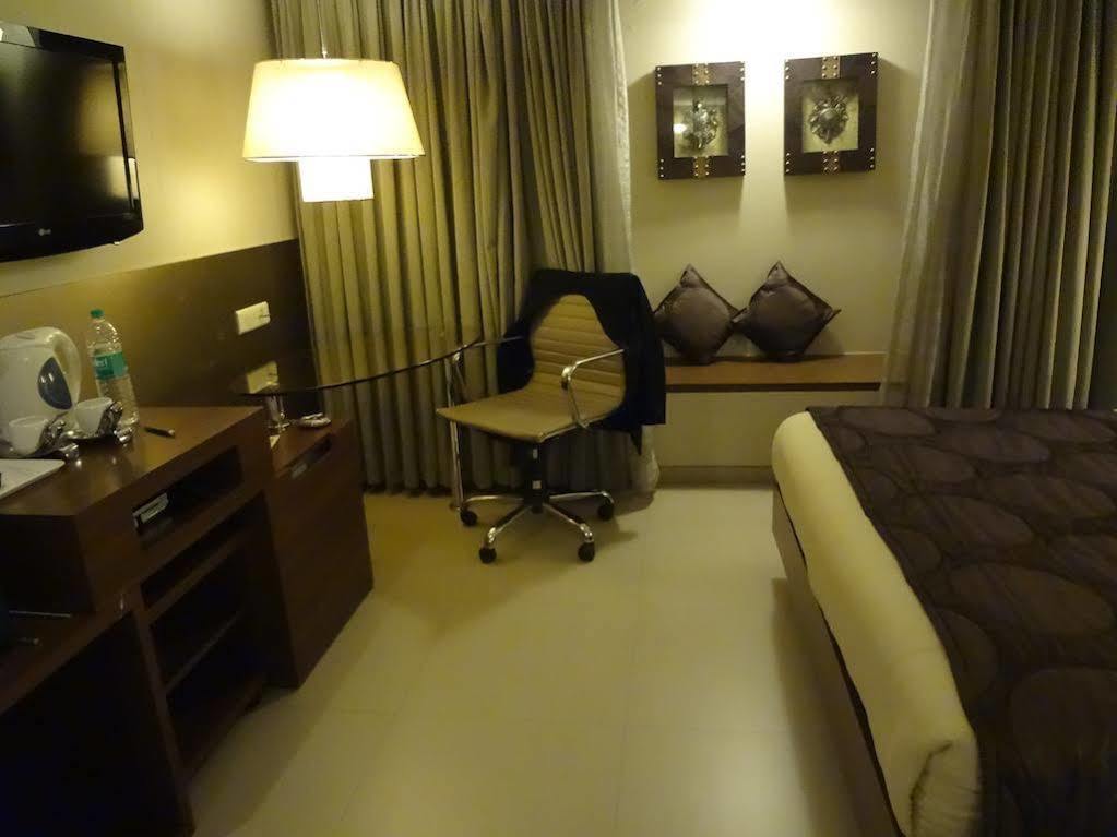 מומביי Hotel Landmark Fort מראה חיצוני תמונה
