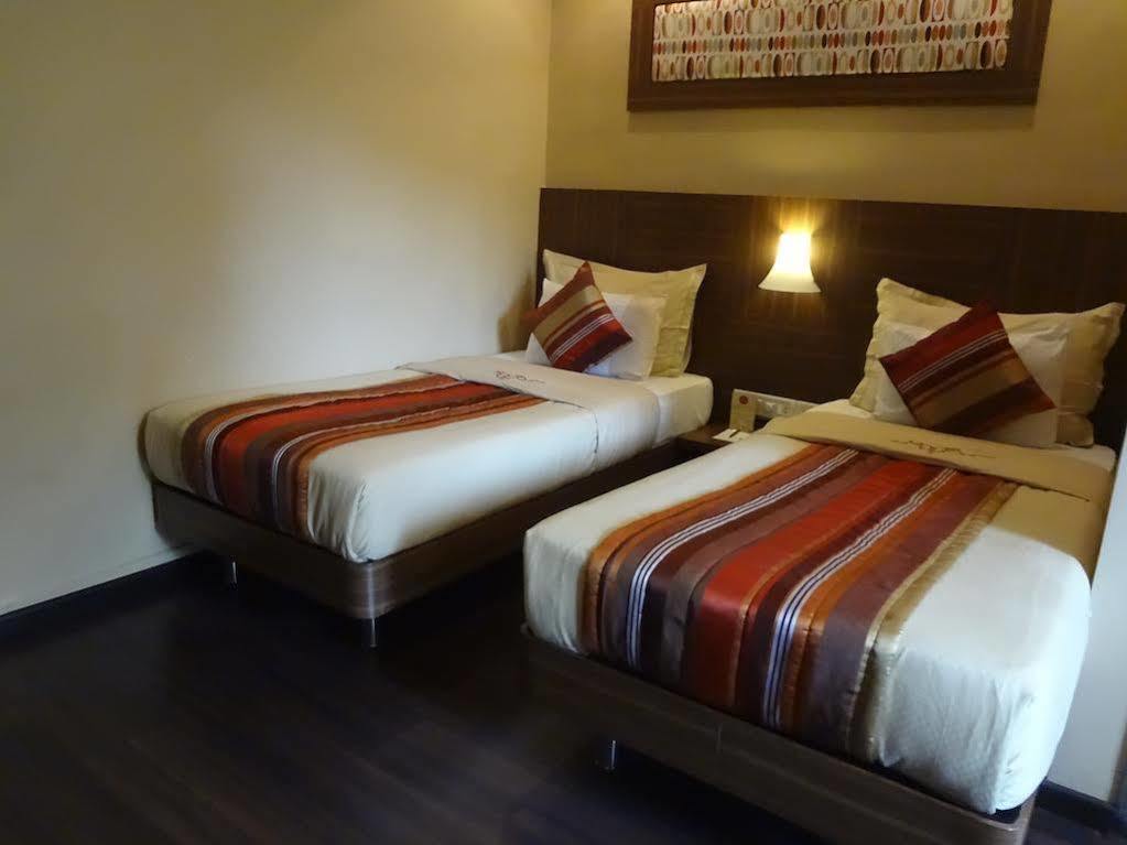 מומביי Hotel Landmark Fort מראה חיצוני תמונה