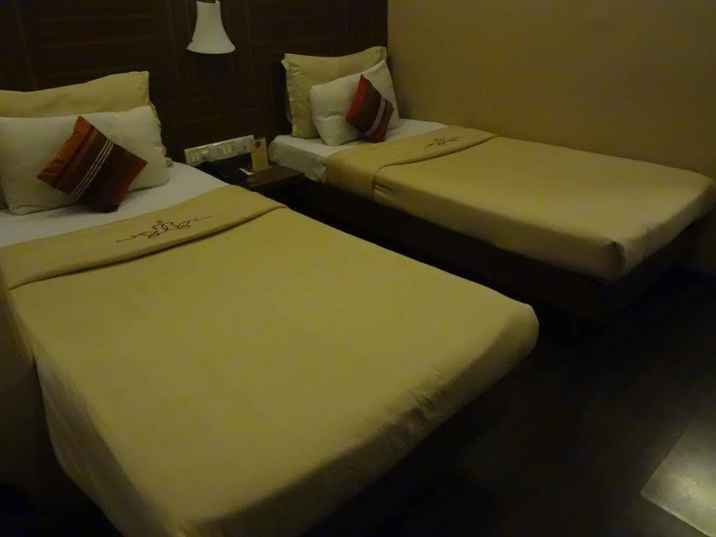 מומביי Hotel Landmark Fort מראה חיצוני תמונה