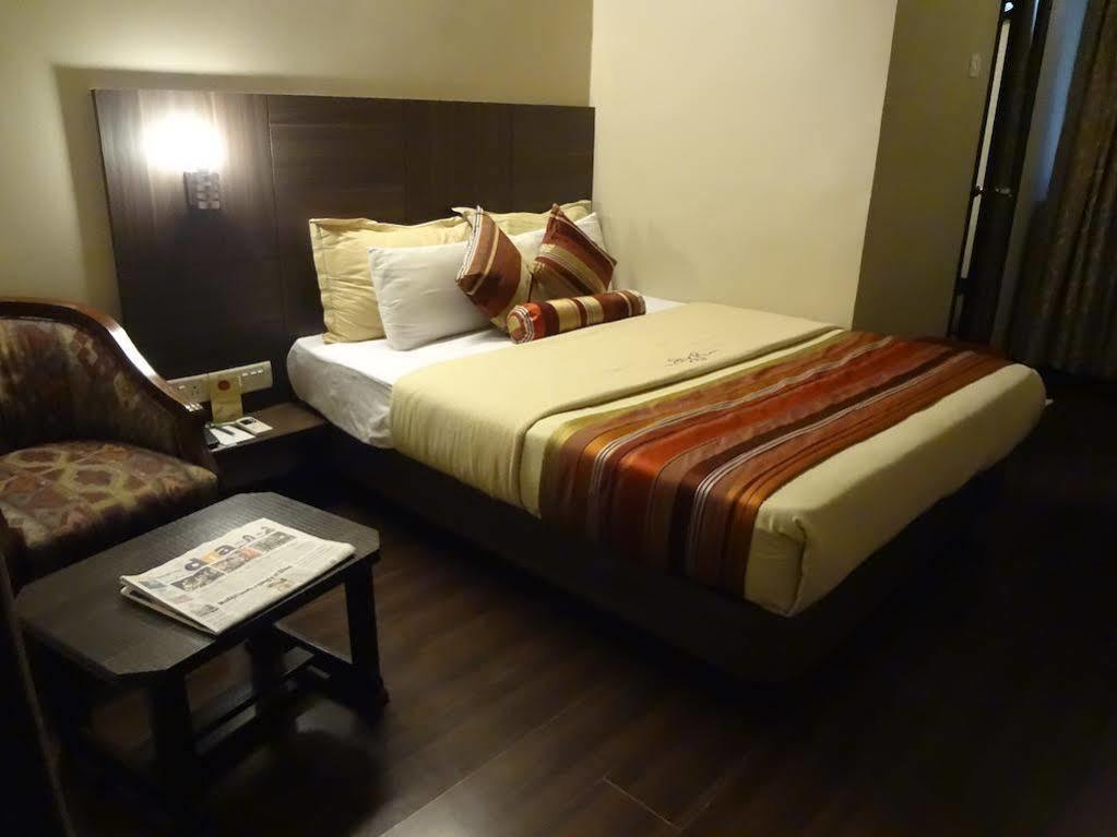 מומביי Hotel Landmark Fort מראה חיצוני תמונה